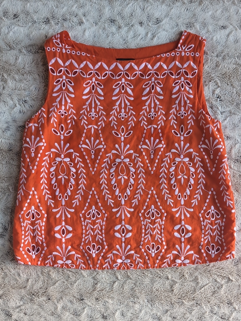 Ann Taylor Cottage Boho Embroidered Pattern Sleeveless Top